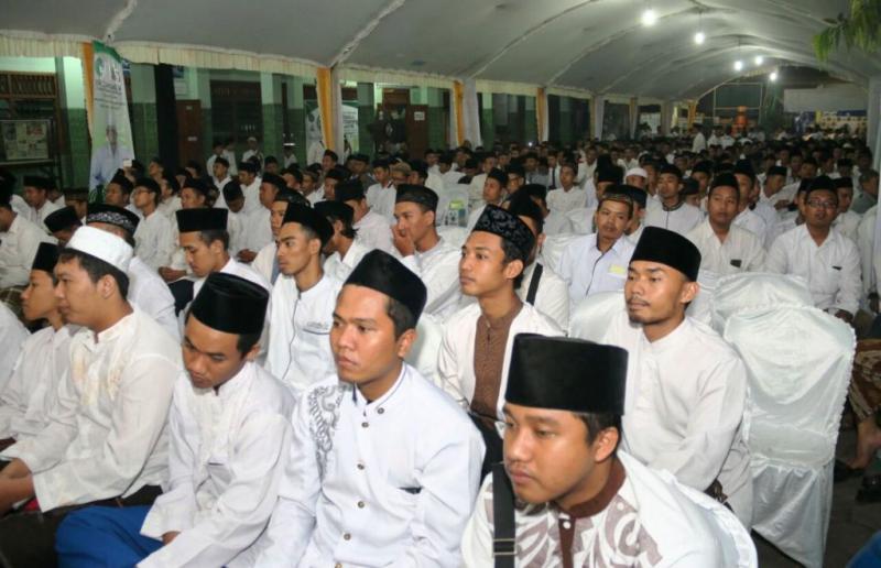 Tak Ada Kiai dan Doktor yang Mengaku