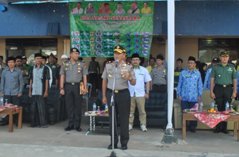 Kapolda Berikan Uang Pembinan Untuk Pemenang LSN Zona Lampung