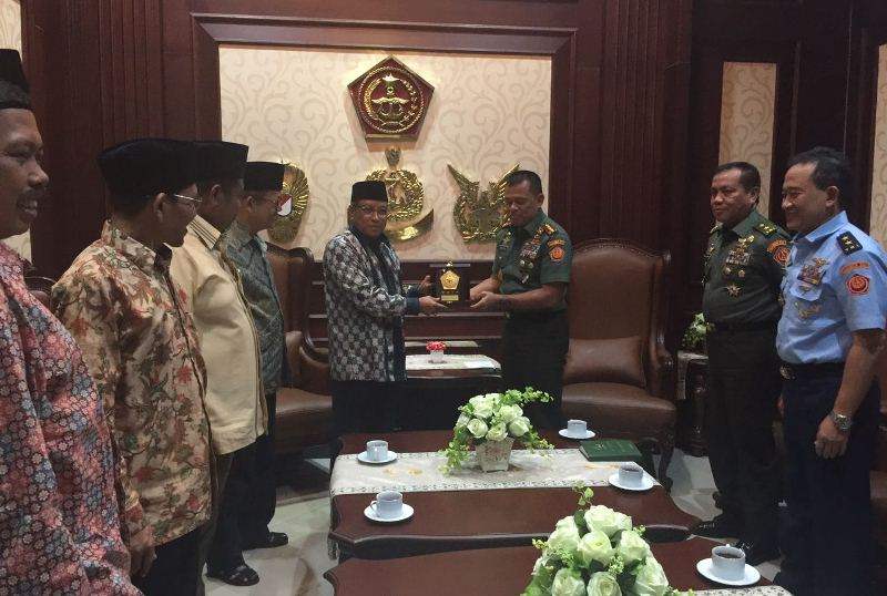 Terima Kunjungan PBNU, Panglima TNI Siap Sukseskan Peringatan Hari Santri