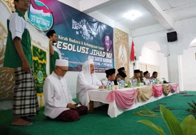 Kirab Resolusi Jihad Ziarahi Para Kiai Bambu Runcing di Parakan