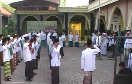 Santri Sabilul Ulum Ikuti Upacara Ikrar Santri