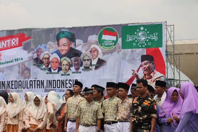 Ikrar Kesetiaan NKRI dari Santri Indonesia Bergaung di Monas