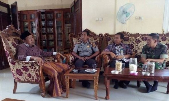 Jaga Situasi Kondusif, Polisi Rembang Sowani Para Kiai