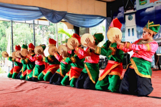 Membangun Kesadaran Berbangsa Lewat Seni Budaya Keagamaan