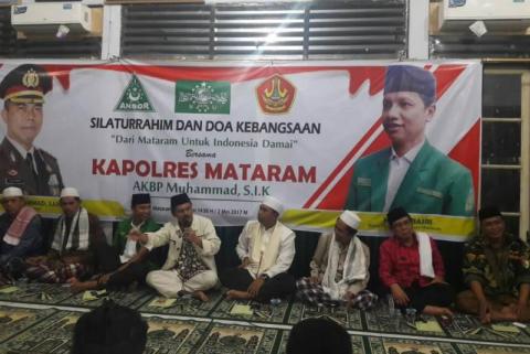 Ansor and police hold joint prayer ahead of Mataram election