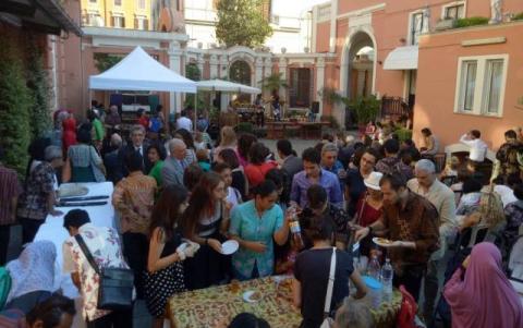 Shalawat Badar Menggema dalam Festival Budaya di Italia