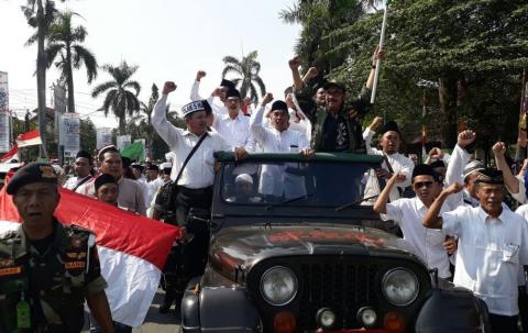 Tolak Full Day School, Bupati Tegal Siap Cium Kaki Jokowi