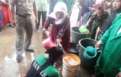 Suasana Haru saat Orang Tua Peserta Diklatsar Banser Subang Datang