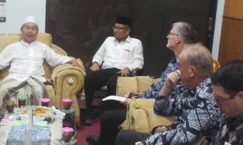 Bertemu PWNU Jatim, Australia Indonesia Institute Siapkan Beasiswa untuk Santri