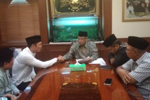 Usai Dua Pria Jepang, Kiai Said Tuntun WN Kamboja Masuk Islam