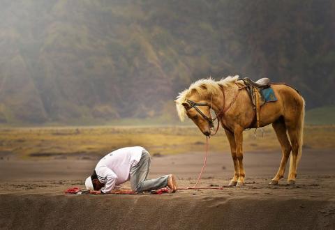 Khutbah Idul Fitri: Cara Orang Cerdas Berhari Raya