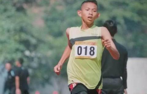 Juara Satu Lari Tanpa Sepatu Terima Beasiswa LAZISNU
