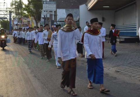 Ribuan Santri Belia Lirboyo yang Membuat Iri