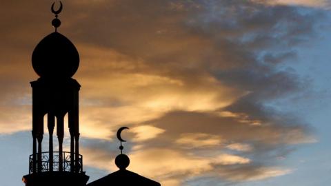 Ikhtiar Memfungsikan Masjid dengan Benar