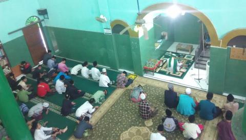 Kiai dan Santri Miftahul Huda Al-Azhar Berdoa untuk Tarwiyah dan Arafah