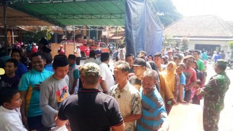 Pesantren Tebuireng Bagikan Daging Kurban ke Warga Sekitar