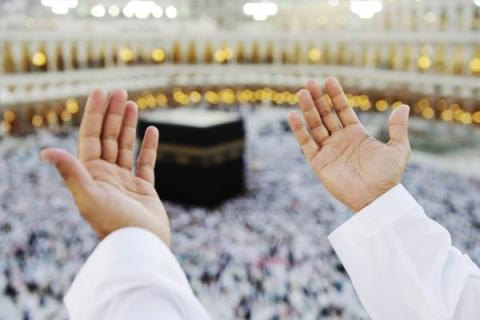 Hukum Selamatan dan Berbagi Makanan Sepulang Haji