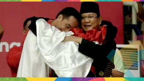 Momen Emas Saat Jokowi-Prabowo Berpelukan