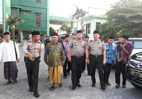 Kapolda Keturunan Sunan Muria Silaturahim ke NU Jatim
