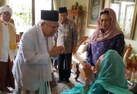 Together with Mahfud MD, Kiai Ma’ruf Amin met Nyai Sinta Nuriyah