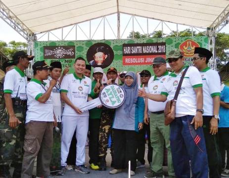 Belasan Ribu Meriahkan Jalan Santai Bareng Ulama dan Santri di Tegal