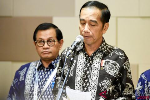 Jokowi Perintahkan Pencarian Korban 24 Jam Nonstop