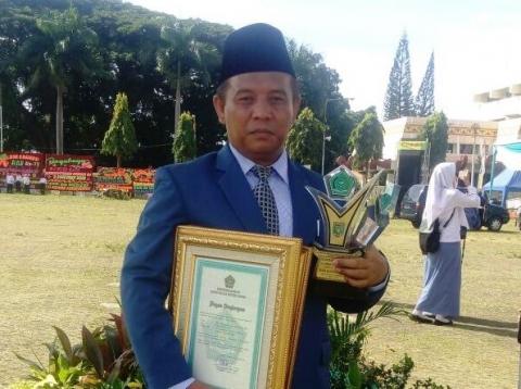 Inspiratif, Guru Madrasah Lampung Ini Tulis 14 Buku dalam 2,5 Bulan