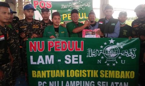 Ansor Pringsewu Serahkan Bantuan Korban Tsunami di Lampung