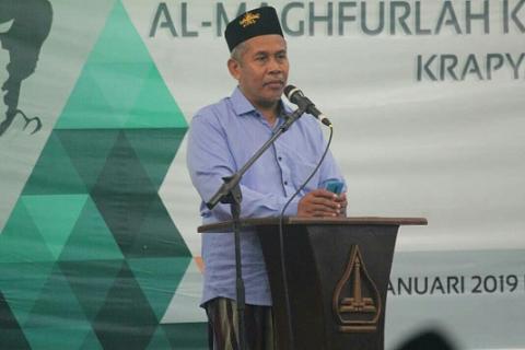 KH Marzuki Mustamar Jelaskan Konsistensi Kitab Rujukan NU