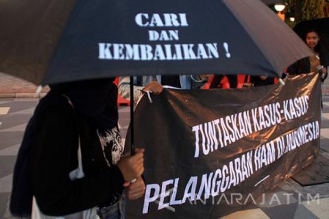 Jalan Terjal Penyelesaian Kasus HAM Besar di Indonesia