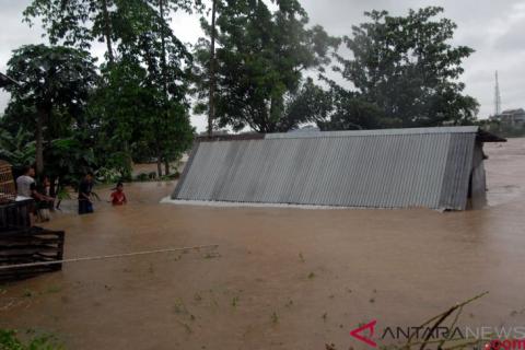 Ribuan Warga Gowa Mengungsi akibat Banjir