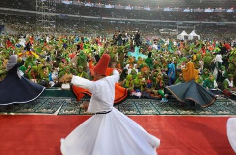 Menari Sufi di Depan Jokowi