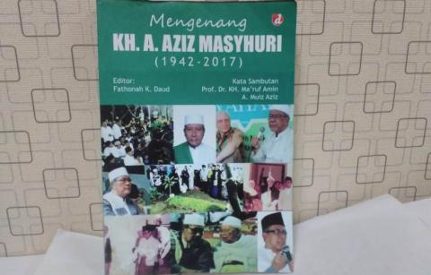 Mereka Kenang Kiai  Aziz Masyhuri Tekun Membaca dan Menulis