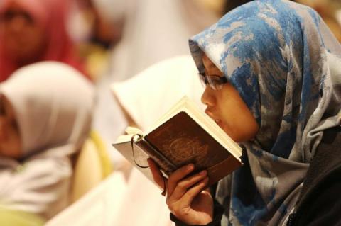 Solusi bagi Karyawati Percetakan Al-Qur’an saat Menstruasi