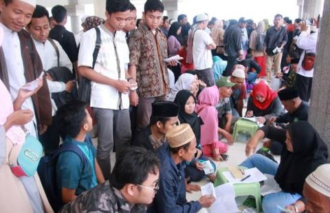 Tiga Ribu Pemudik Gratis PBNU Tukarkan Tiket di Masjid Raya Hasyim Asy’ari