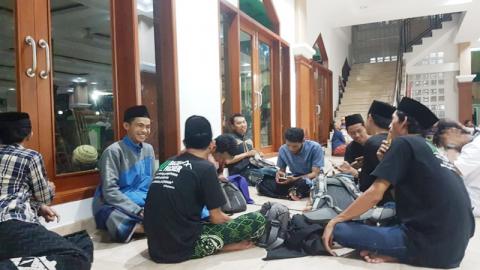 Backpacker NU Batang Manfaatkan Ramadhan untuk Tarling Masjid