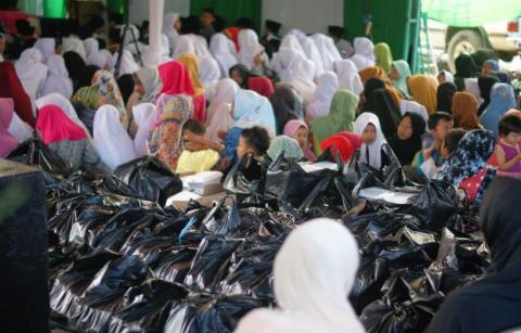 16 Ribu Makanan Buka Puasa Dibagikan di 15 Titik Kemacetan Kota Bandung
