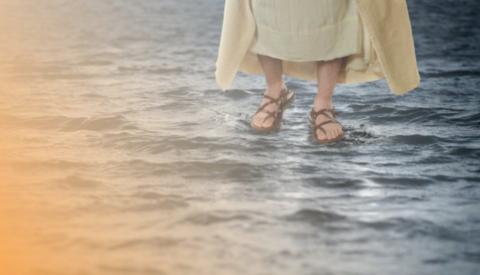 Ketika Murid-murid Nabi Isa Hendak Berjalan di Atas Air