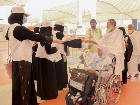 Arab Saudi Bagikan Sejuta SIM Card untuk Jamaah Haji Tahun Ini
