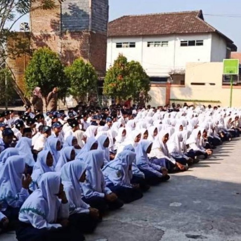 Madrasah di Sidoarjo Ini Terapkan Aturan Bebas Sampah