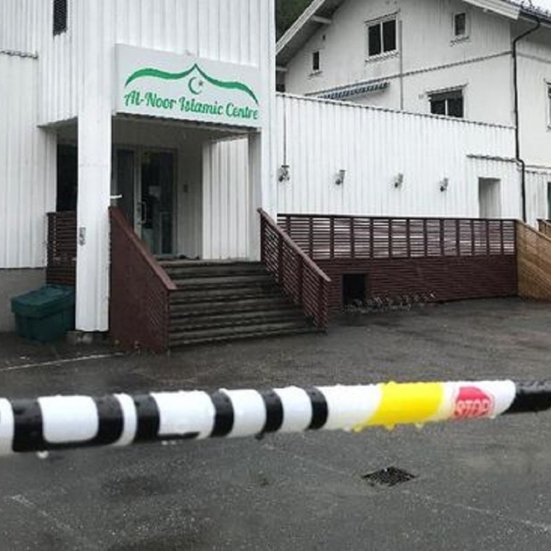 Lumpuhkan Tersangka, Seorang Lansia Berhasil Gagalkan Penembakan di Masjid Norwegia