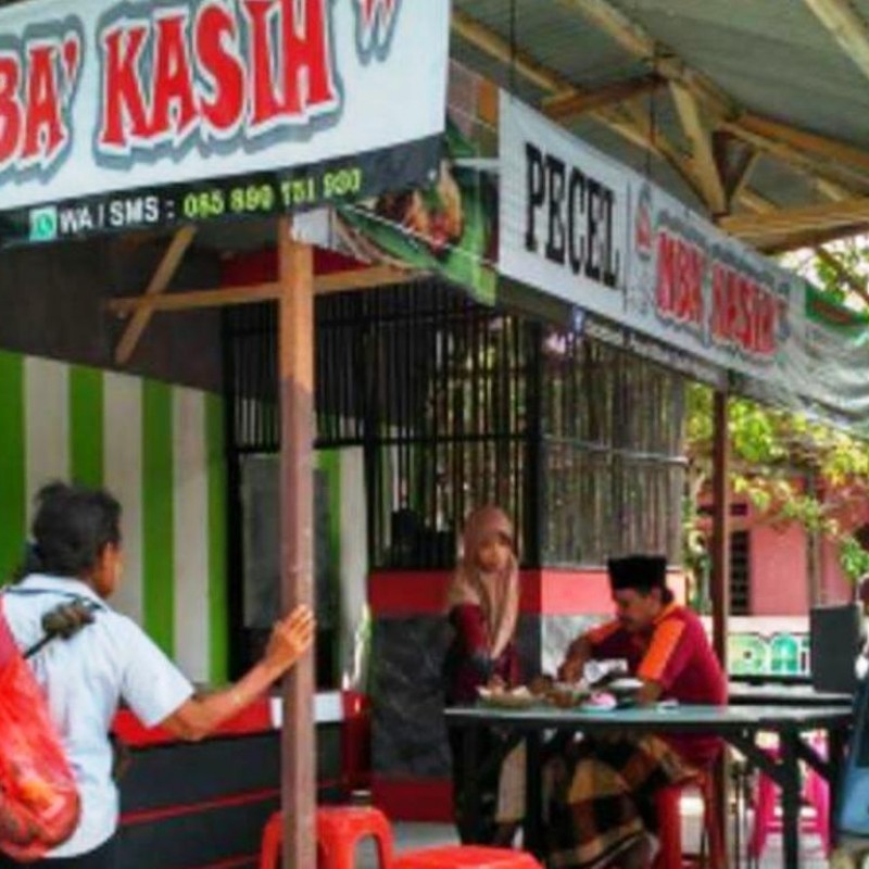 Kiai Hamam Dirikan Warung untuk Bantu Sejumlah Dhuafa