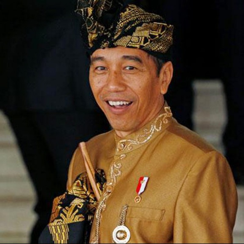 Apresiasi dari Masyarakat Lombok NTB kepada Jokowi Atas Penggunaan Adat Sasak