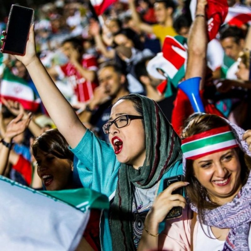 Perempuan Iran Kini Diizinkan Nonton Sepak Bola di Stadion