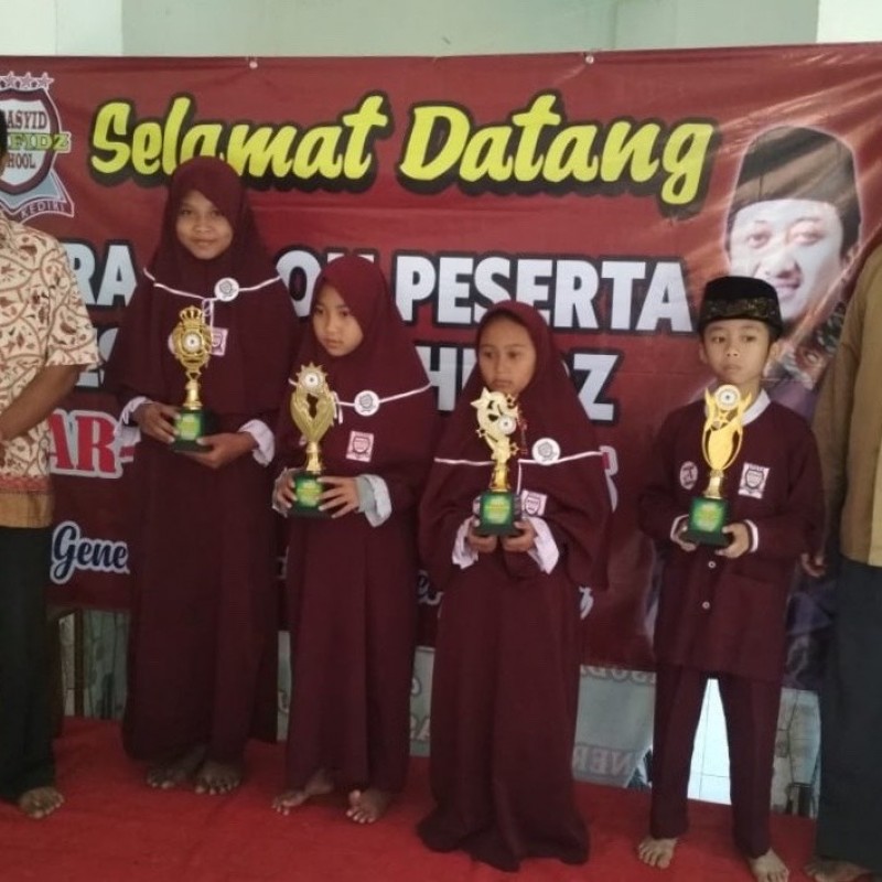 Perlunya Perhatian Khusus pada Anak Yatim yang Hafidz