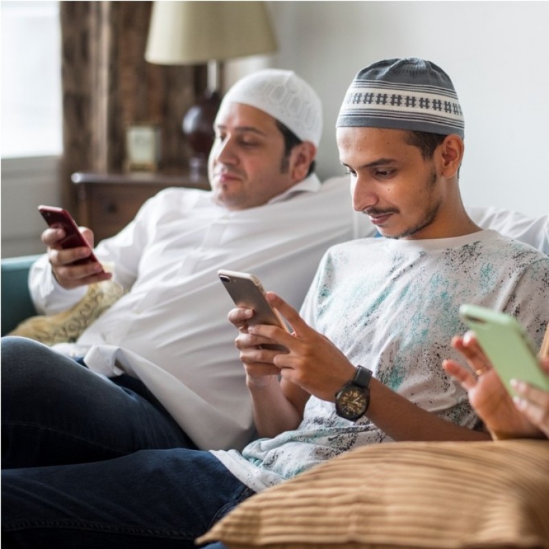 Khutbah Jumat: Antara Bermedia Sosial dan Membaca Al-Qur’an