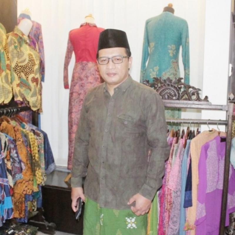 Muhtarom, Santri Pengusaha Batik dari Pekalongan