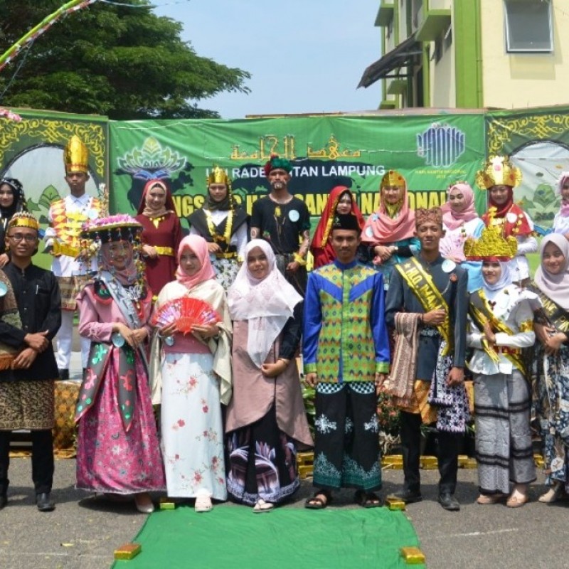 Meriahnya Shalawat Kebangsaan dan Pawai Budaya di UIN Lampung 