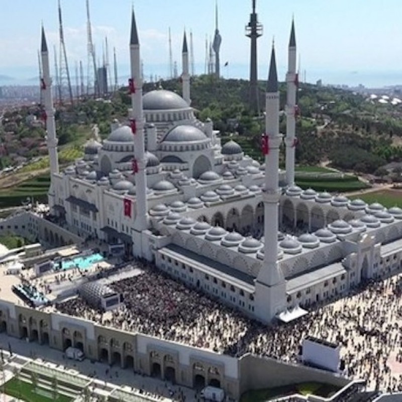 2 Arsitek Perempuan Ini Rancang Masjid Terbesar di Turki