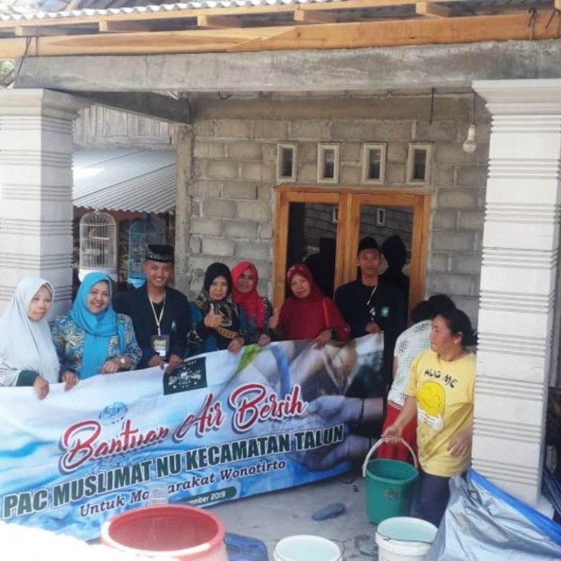 Debit Air Belum Normal, LPBINU Kabupaten Blitar Kirim Air Bersih